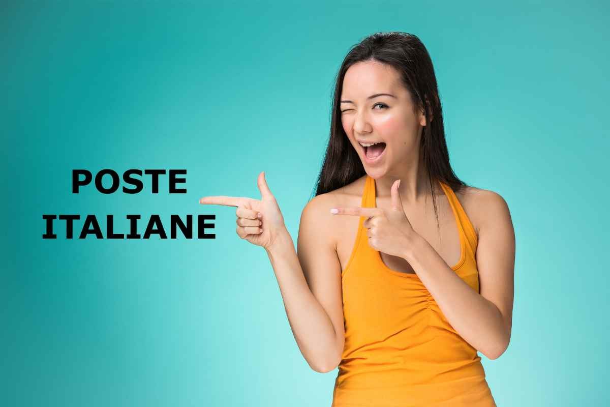ragazza contenta indica scritta poste italiane