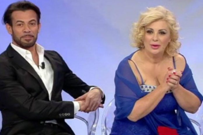 Quanto Guadagna Tina Cipollari A Uomini E Donne