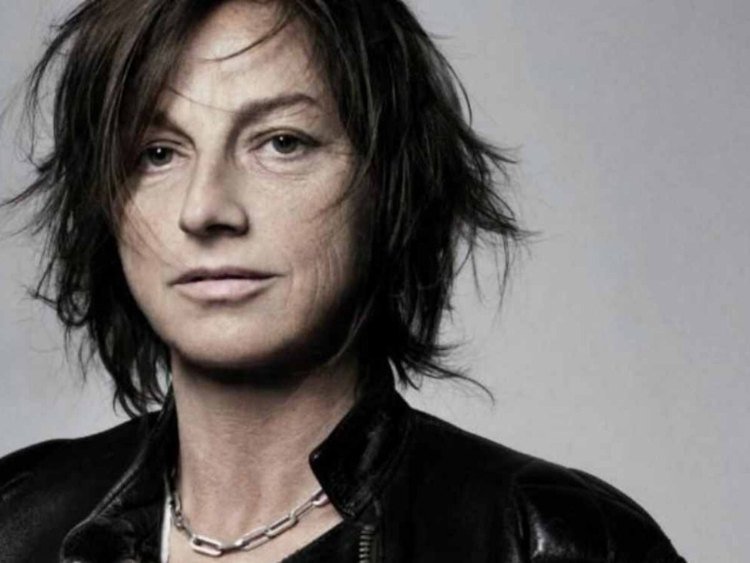 Gianna Nannini Indossa Sempre I Pantaloni Il Motivo E Insospettabile Mette Una Tristezza Infinita Il Democratico Giornale Di Libera Informazione