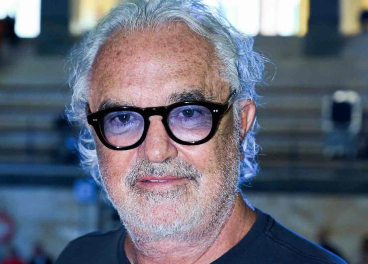 Briatore furto identità