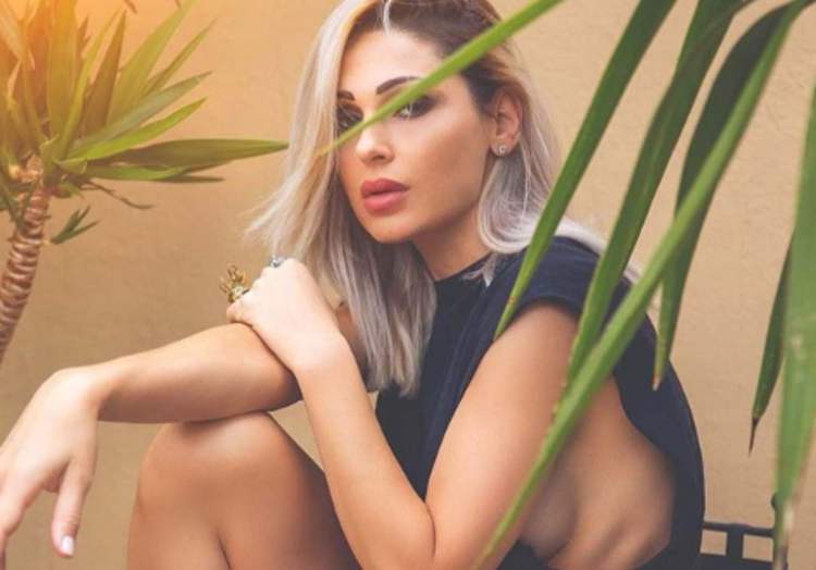 anna bionda bella