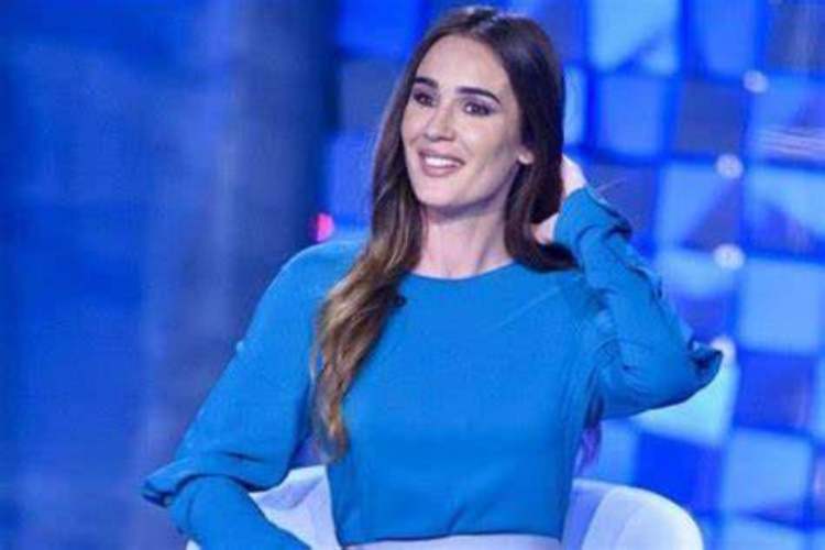 silvia maglia blu