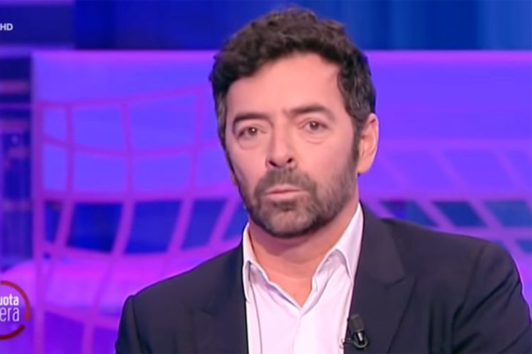 Alberto Matano, dopo anni di dubbi finalmente lo ha detto: ecco chi è il fidanzato Alberto Matano, dopo anni di dubbi finalmente lo ha detto: ecco chi è il fidanzato