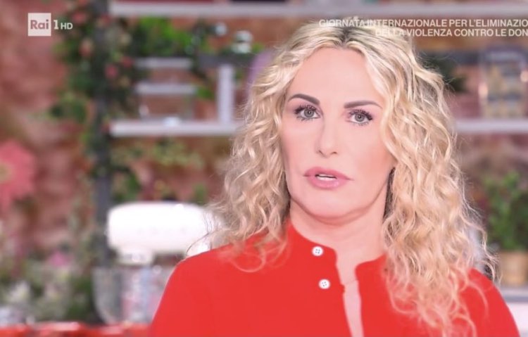 Antonella Clerici perde la testa completamente: “Spero di non vederla in nessuna trasmissione” Antonella Clerici perde la testa completamente: “Spero di non vederla in nessuna trasmissione”