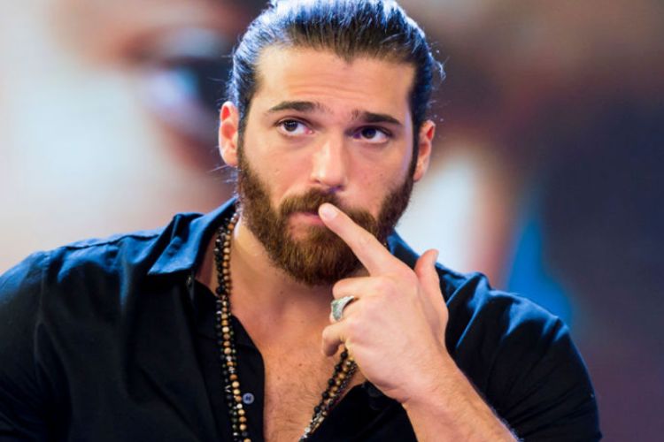 Can Yaman, purtroppo è successo all’improvviso: non lo vedremo più lì | Tristezza infinita Can Yaman, purtroppo è successo all’improvviso: non lo vedremo più lì | Tristezza infinita
