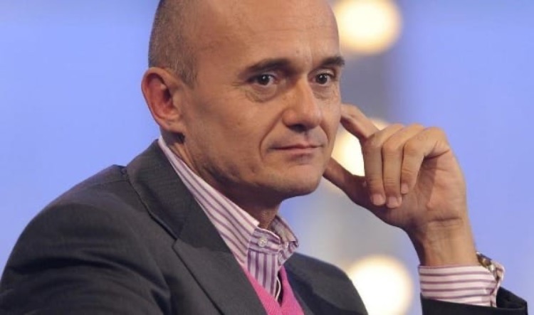 Maria De Filippi, la confessione sul rapporto con Maurizio Costanzo: Non l’ha mai fatto Maria De Filippi, la confessione sul rapporto con Maurizio Costanzo: Non l’ha mai fatto