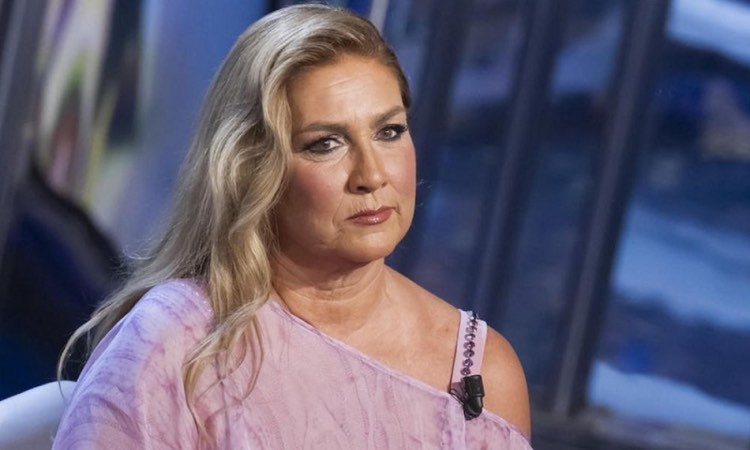 Romina Power, perde il controllo: le figlie cacciate fuori di casa | Ecco cos’è successo Romina Power, perde il controllo: le figlie cacciate fuori di casa | Ecco cos’è successo