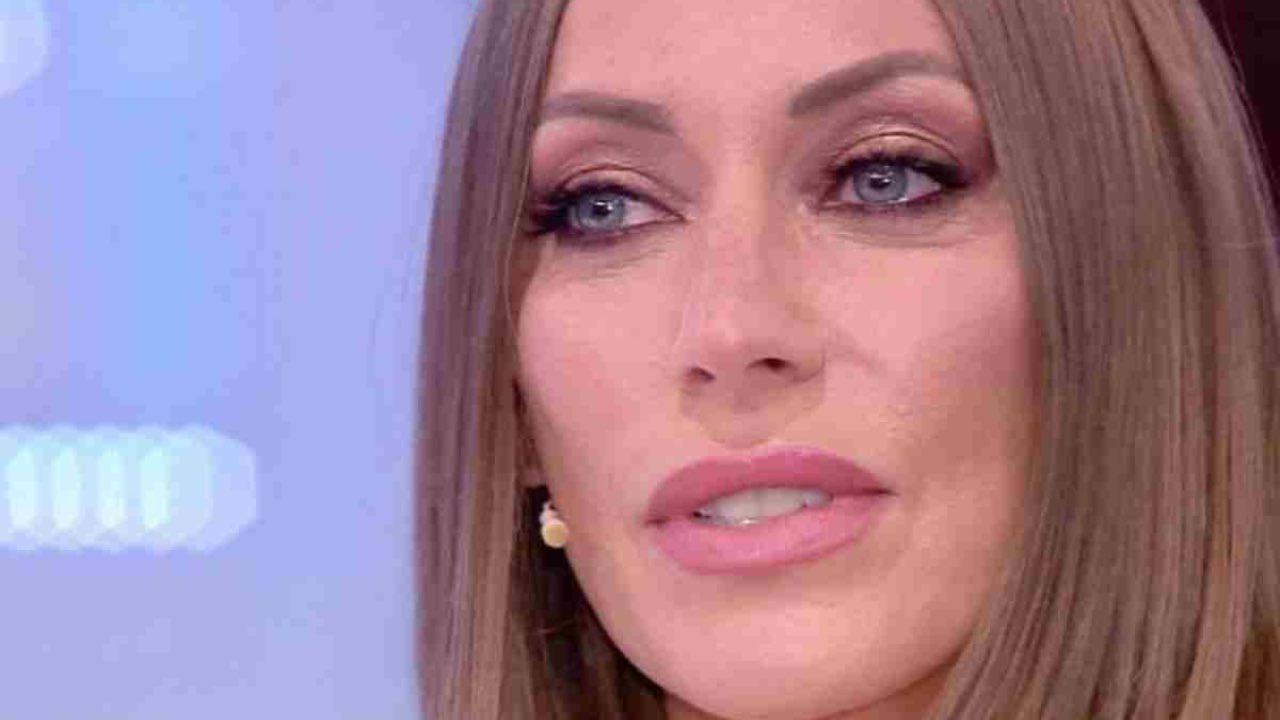 Ricordate Karina Cascella? Da Star di ‘Uomini e donne’ alle violenze: ecco che fine ha fatto Ricordate Karina Cascella? Da Star di ‘Uomini e donne’ alle violenze: ecco che fine ha fatto