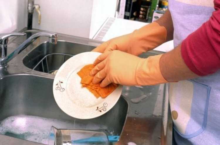 Lavastoviglie, addio saponi e pasticche: ecco il sapone naturale che vi cambierà la vita Lavastoviglie, addio saponi e pasticche: ecco il sapone naturale che vi cambierà la vita