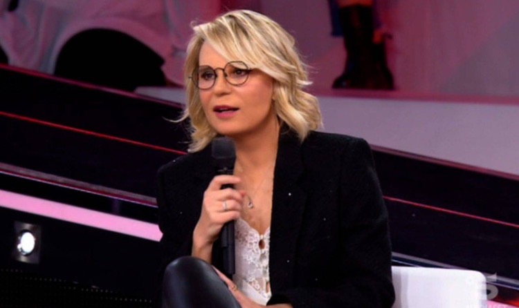 Maria De Filippi abbandonata da lui | “Ecco perchè ho lasciato Amici” | la  triste confessione