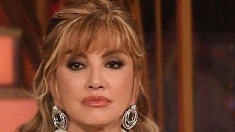 Milly Carlucci, il momento drammatico | Il messaggio straziante, distrutta dal lutto Milly Carlucci, il momento drammatico | Il messaggio straziante, distrutta dal lutto