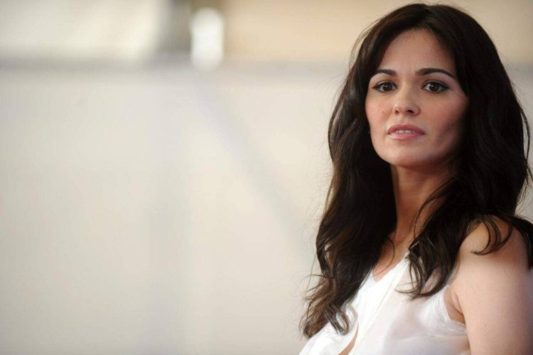 Ricordate Romina Mondello? Da ‘Non è la Rai’ alla sparizione dalla tv, ecco come si è ridotta Ricordate Romina Mondello? Da ‘Non è la Rai’ alla sparizione dalla tv, ecco come si è ridotta