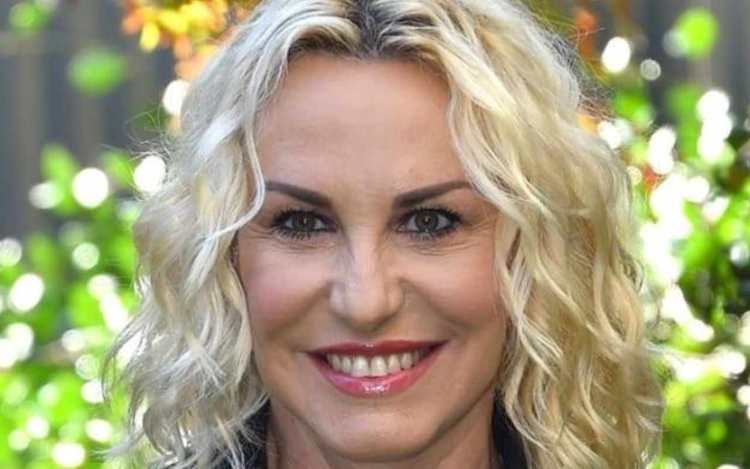 Antonella Clerici sorride