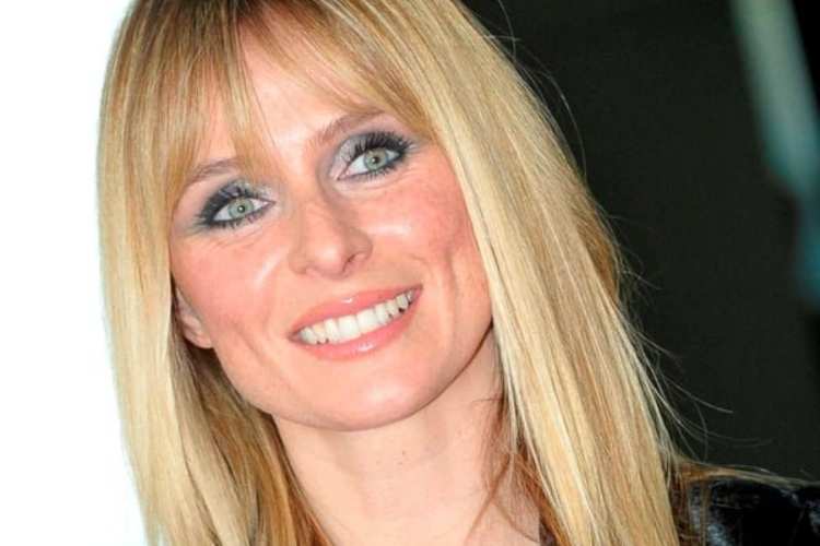 Serena Autieri sorride