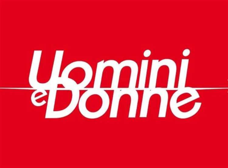 Uomini e Donne, all’improvviso si spengono le telecamere: il malore inaspettato della dama | Ecco come sta Uomini e Donne, all’improvviso si spengono le telecamere: il malore inaspettato della dama | Ecco come sta