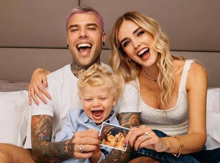 Chiara e Fedez con il piccolo Leone