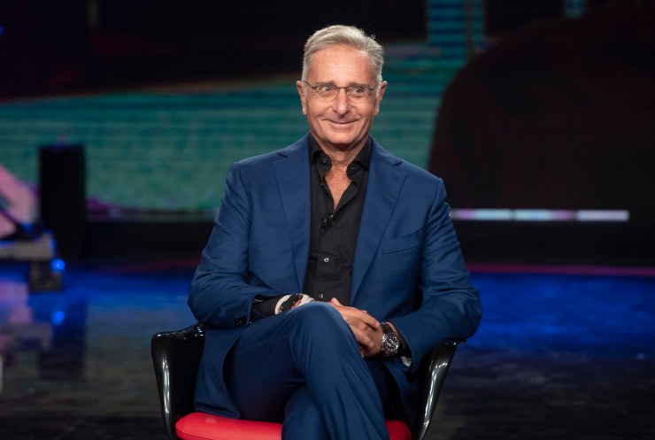 Paolo Bonolis sorride