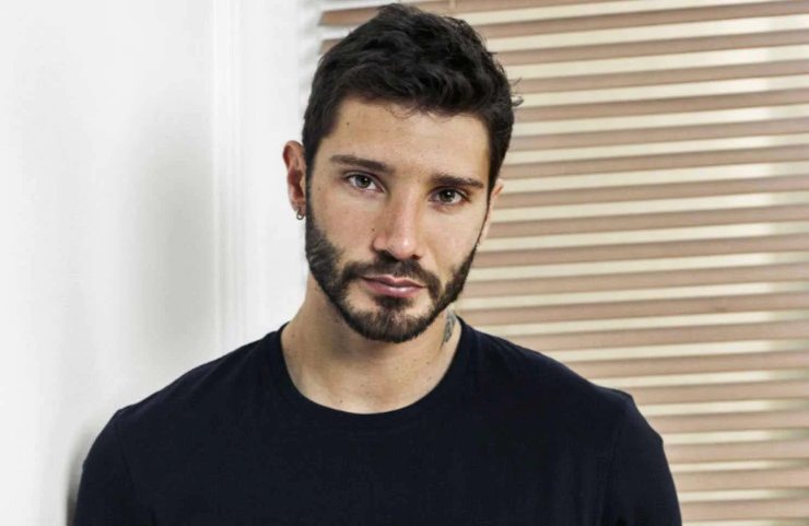 Stefano De Martino serio