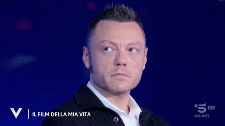 Tiziano Ferro serio