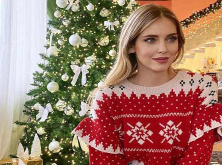 Chiara Ferragni e il suo albero di Natale foto rete ildemocratico.com 20221223