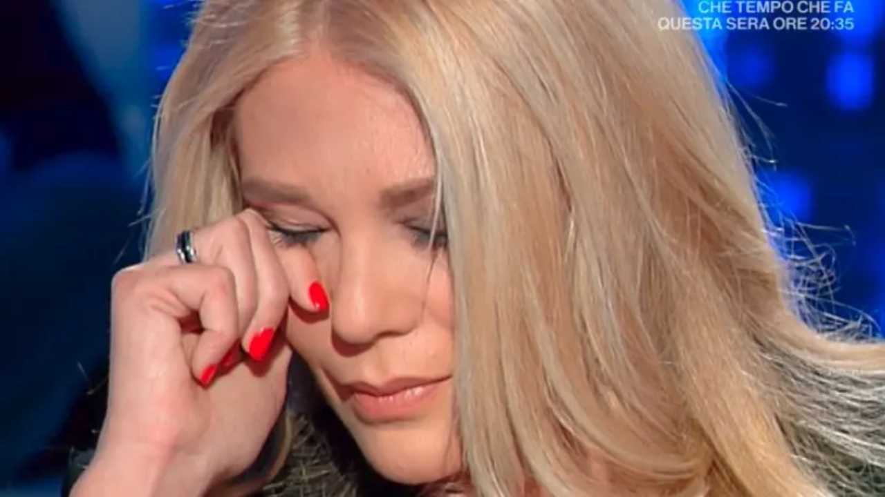 Lacrime per Eleonora Daniele foto rete ildemocratico.com 20221215