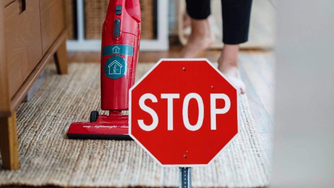 Stop all'aspirapolvere