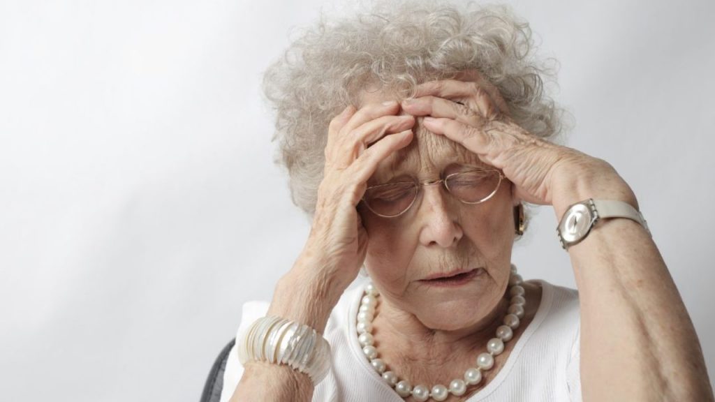 “Nessuno maltratterà mia nonna: non più”: scegli la RSA migliore, ecco come fare I Tutela anziani 100%: difendi l’incolumità psicofisica di ti ami, fai così