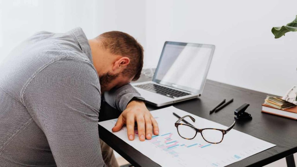 “Sono sempre stanca in questi giorni”: ma quale primavera, dipende da cosa mangi I Allerta alimentare: tra Maggio e Giugno non commettere questi sbagli o te ne penti