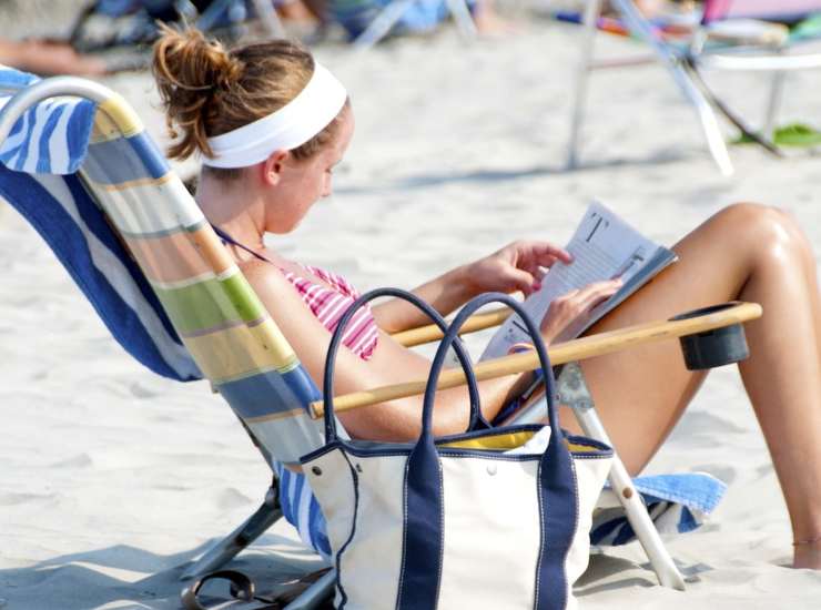 Persona in spiaggia 