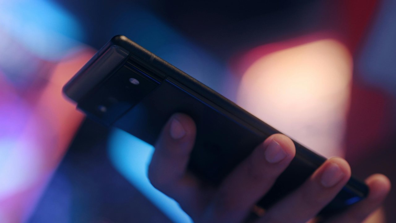 Allarme CONTO CORRENTE: “apri l’app e ti rubano tutti i soldi” I Pazzesco, ce l’hanno tutti nel cellulare: la tocchi, si apre e diventi povero