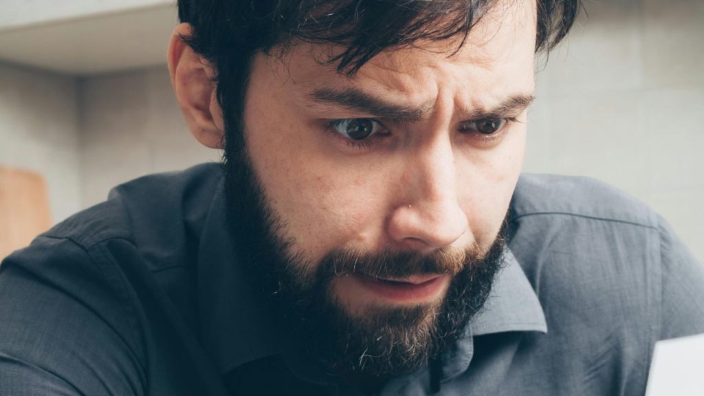 Truffa Energia Elettrica, italiani sotto attacco: stanno fregando tutti I Ondata di frodi hacker a Maggio, occhio, ti spennano vivo se non ti difendi così