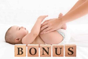 neonato e sotto la scritta bonus
