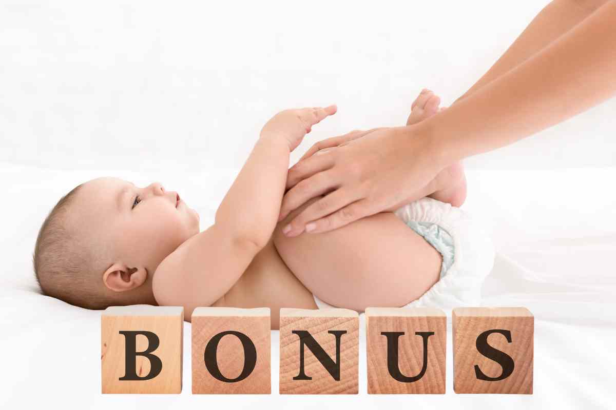 neonato e sotto la scritta bonus